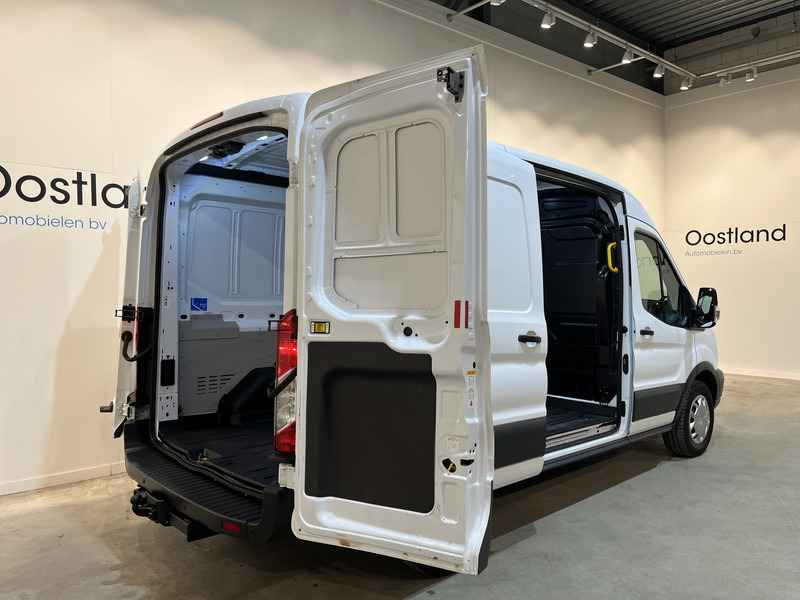 Ford Transit 2.0 TDCI L2H2 130 PK Trend / Euro 6 / Airco / Cruise Control / Trekhaak / PDC / 3-Zits / 42.300 KM !! BPM VRIJ !! - Furgon: slika 4 Ford Transit 2.0 TDCI L2H2 130 PK Trend / Euro 6 / Airco / Cruise Control / Trekhaak / PDC / 3-Zits / 42.300 KM !! BPM VRIJ !! - Furgon: slika 4
