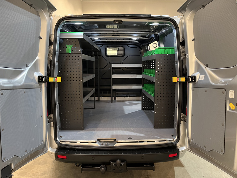 Ford Transit Custom 280 2.0 TDCI L1H1 Trend 130 PK Servicebus / Inrichting / Euro 6 / Airco / PDC / Cruise Control / Navigatie / CarPlay / Trekhaak / 3-Zits / 96.300 KM !! / BPM VRIJ !! - Mali kombi: slika 4 Ford Transit Custom 280 2.0 TDCI L1H1 Trend 130 PK Servicebus / Inrichting / Euro 6 / Airco / PDC / Cruise Control / Navigatie / CarPlay / Trekhaak / 3-Zits / 96.300 KM !! / BPM VRIJ !! - Mali kombi: slika 4
