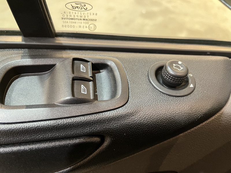Mali kombi Ford Transit Custom 300 2.0 TDCI L2H1 Trend 130 PK Servicebus / Sortimo Inrichting / Euro 6 / Airco / Cruise Control / Klep / PDC / 3-Zits: slika 13