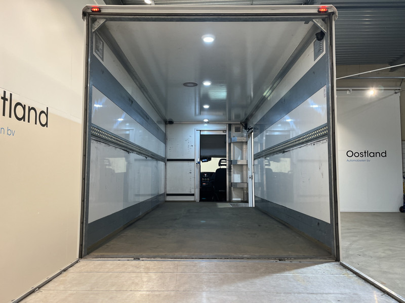 Iveco 70C18 3.0 Automaat Bakwagen / Dhollandia Laadklep / Euro 6 / Luchtvering / Airco / Camera / Cruise Control / Zijdeur - Tovornjak zabojnik: slika 4 Iveco 70C18 3.0 Automaat Bakwagen / Dhollandia Laadklep / Euro 6 / Luchtvering / Airco / Camera / Cruise Control / Zijdeur - Tovornjak zabojnik: slika 4