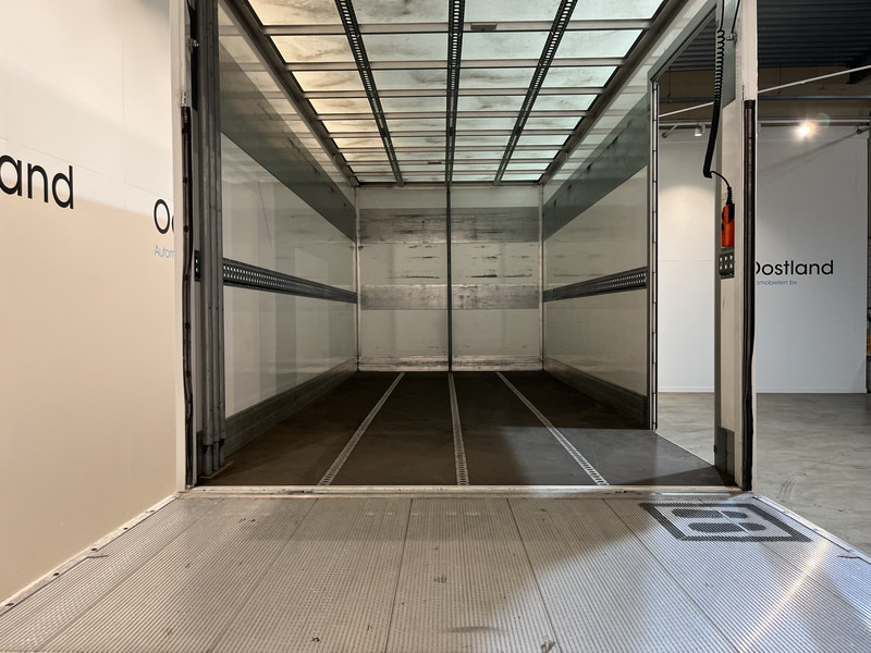 Iveco Daily 35S18 3.0 BE Clixtar Automaat Bakwagen met Laadklep / Laadvermogen 3.060 KG / Euro 6 / Luchtvering / Airco / Camera / CarPlay / Cruise Control / - Dostavno vozilo z zabojnikom: slika 4 Iveco Daily 35S18 3.0 BE Clixtar Automaat Bakwagen met Laadklep / Laadvermogen 3.060 KG / Euro 6 / Luchtvering / Airco / Camera / CarPlay / Cruise Control / - Dostavno vozilo z zabojnikom: slika 4