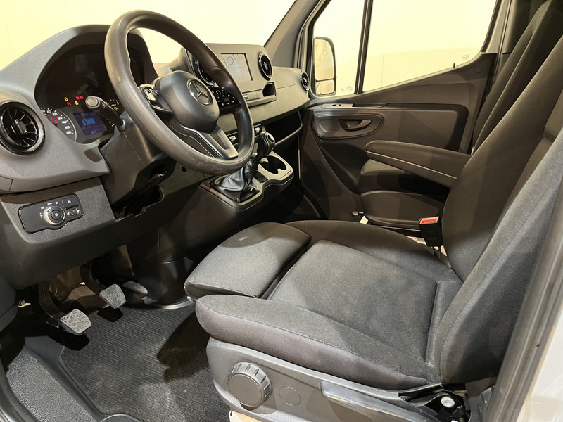 Interior photo 1: Furgon Mercedes-Benz Sprinter 311 CDI L2H2 RWD / Euro 6 / Servicebus / Bott inrichting / 220V / Airco / Oprijplaat / Compressor / CarPlay / Camera
