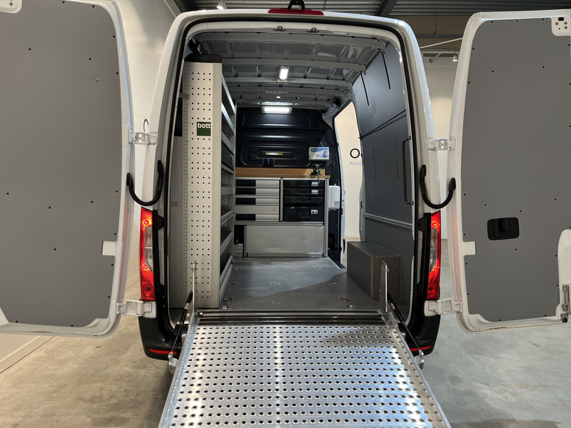 Mercedes-Benz Sprinter 311 CDI L2H2 RWD / Euro 6 / Servicebus / Bott inrichting / 220V / Airco / Oprijplaat / Compressor / CarPlay / Camera - Furgon: slika 3 Mercedes-Benz Sprinter 311 CDI L2H2 RWD / Euro 6 / Servicebus / Bott inrichting / 220V / Airco / Oprijplaat / Compressor / CarPlay / Camera - Furgon: slika 3