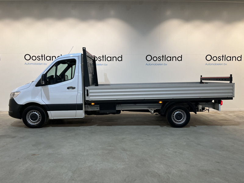 Mercedes-Benz Sprinter 315 CDI L3 RWD Open Laadbak / Euro 6 / Airco / MBUX / CarPlay / Navigatie / 3-Zits / 75.200 KM !! / BPM VRIJ !! - Dostavno vozilo s kesonom: slika 4 Mercedes-Benz Sprinter 315 CDI L3 RWD Open Laadbak / Euro 6 / Airco / MBUX / CarPlay / Navigatie / 3-Zits / 75.200 KM !! / BPM VRIJ !! - Dostavno vozilo s kesonom: slika 4