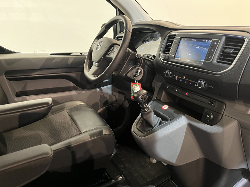 Opel Vivaro 2.0 CDTI L2H1 120 PK Servicebus / Inrichting / Euro 6 / 220V. / Airco / Cruise Control / Trekhaak / Camera / CarPlay / Navigatie / 60.800 KM !! - Mali kombi: slika 3 Opel Vivaro 2.0 CDTI L2H1 120 PK Servicebus / Inrichting / Euro 6 / 220V. / Airco / Cruise Control / Trekhaak / Camera / CarPlay / Navigatie / 60.800 KM !! - Mali kombi: slika 3