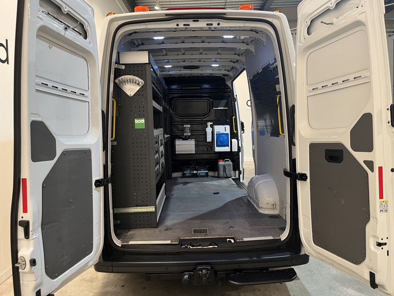 Volkswagen Crafter 35 2.0 TDI L3H3 180 PK Servicebus / Bott Inrichting / Euro 6 / Trekhaak 3000 KG / 220V. / Airco / Navigatie / CarPlay / Cruise Control / PDC 85.250 KM !! - Furgon, Dostavno vozilo z dvojno kabino: slika 5 Volkswagen Crafter 35 2.0 TDI L3H3 180 PK Servicebus / Bott Inrichting / Euro 6 / Trekhaak 3000 KG / 220V. / Airco / Navigatie / CarPlay / Cruise Control / PDC 85.250 KM !! - Furgon, Dostavno vozilo z dvojno kabino: slika 5