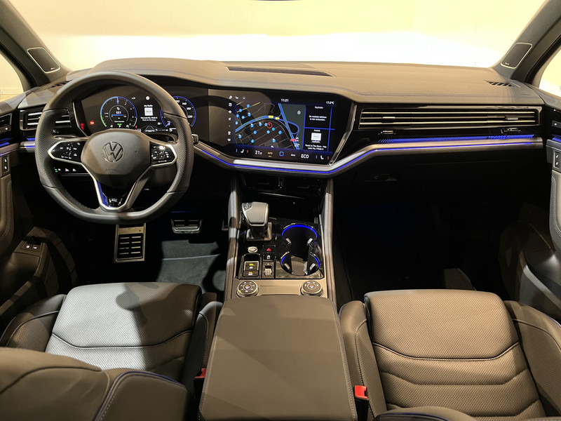 Volkswagen Touareg R 3.0 TSi 462 PK eHybrid 4MOTION Full Options / Luchtvering / IQ Matrix / 360 Camera / Panoramadak / Head-Up / Leder / Stoelventilatie / Stoelverwarming - SUV: slika 2 Volkswagen Touareg R 3.0 TSi 462 PK eHybrid 4MOTION Full Options / Luchtvering / IQ Matrix / 360 Camera / Panoramadak / Head-Up / Leder / Stoelventilatie / Stoelverwarming - SUV: slika 2