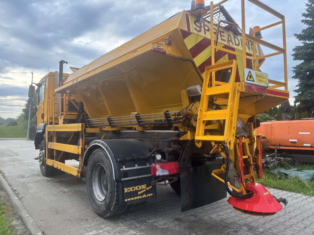 MAN TGM 18.250 4X4BB GRITTER/SPREADER/PLOUGH - Vozilo za zimsko službo: slika 3 MAN TGM 18.250 4X4BB GRITTER/SPREADER/PLOUGH - Vozilo za zimsko službo: slika 3
