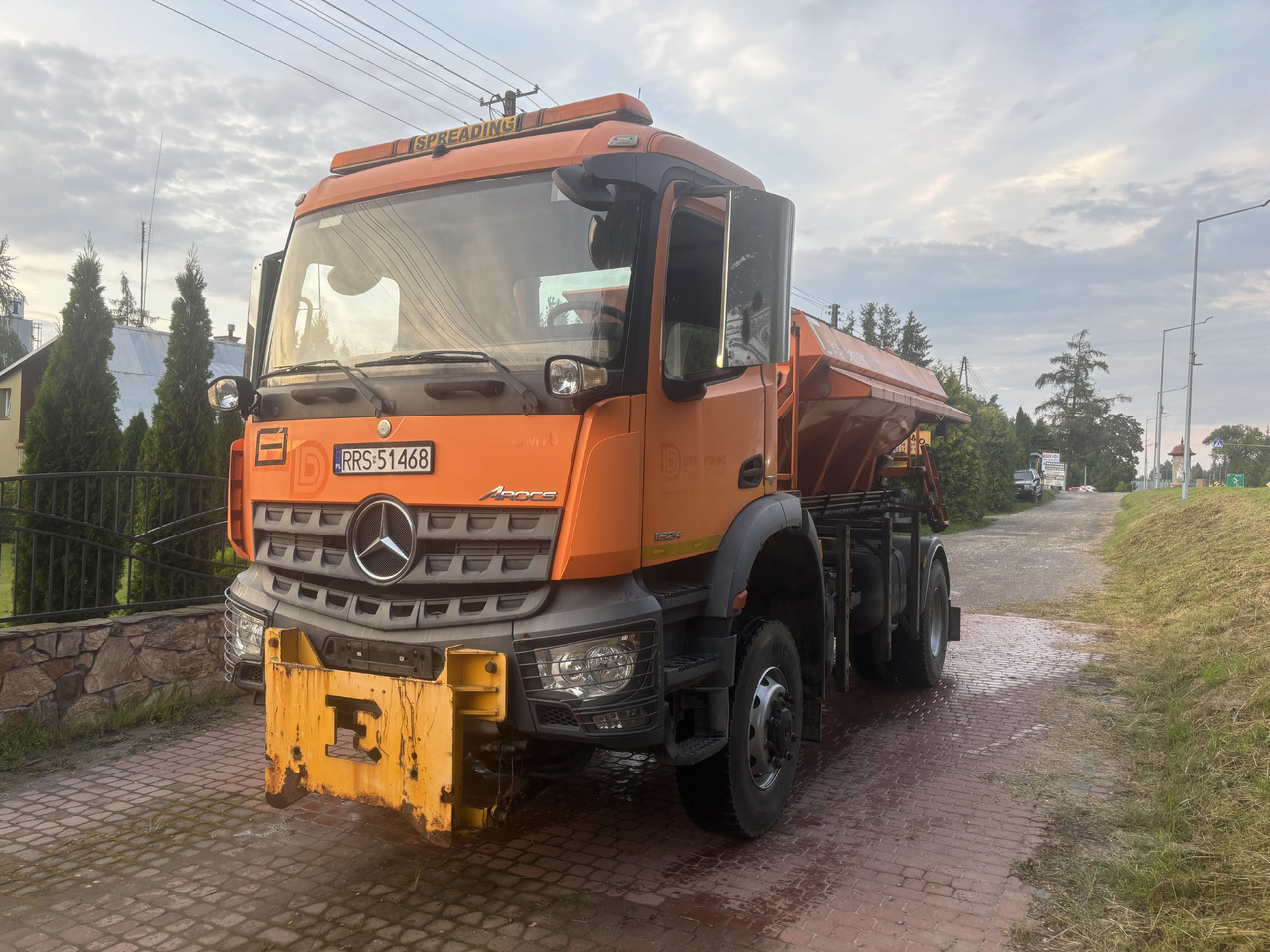 Mercedes AROCS 1824 4X4 GRITTER/SPREADER/PLOUGH lizing Mercedes AROCS 1824 4X4 GRITTER/SPREADER/PLOUGH: slika 11 Mercedes AROCS 1824 4X4 GRITTER/SPREADER/PLOUGH lizing Mercedes AROCS 1824 4X4 GRITTER/SPREADER/PLOUGH: slika 11