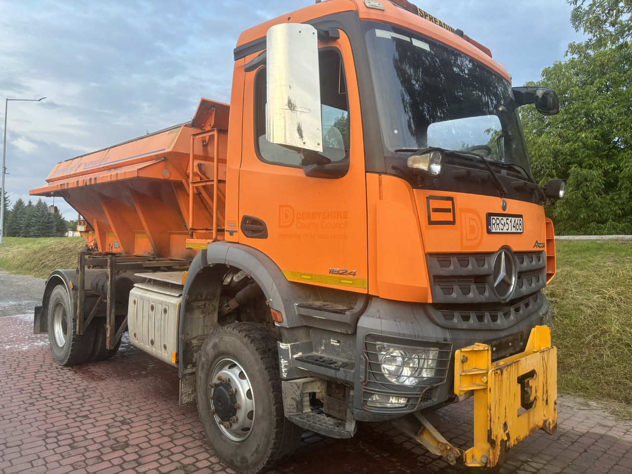 Mercedes AROCS 1824 4X4 GRITTER/SPREADER/PLOUGH lizing Mercedes AROCS 1824 4X4 GRITTER/SPREADER/PLOUGH: slika 6 Mercedes AROCS 1824 4X4 GRITTER/SPREADER/PLOUGH lizing Mercedes AROCS 1824 4X4 GRITTER/SPREADER/PLOUGH: slika 6