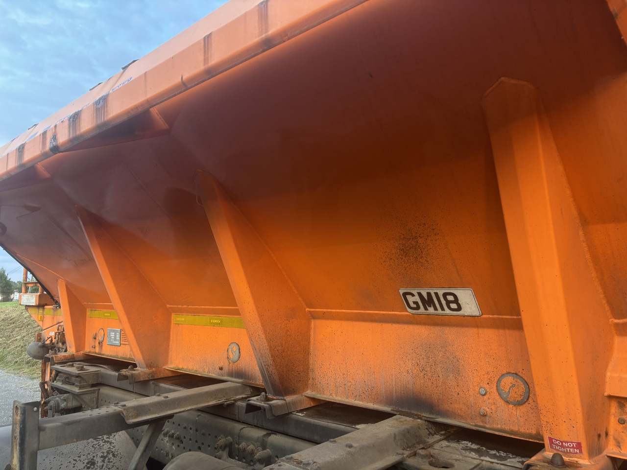 Mercedes AROCS 1824 4X4 GRITTER/SPREADER/PLOUGH lizing Mercedes AROCS 1824 4X4 GRITTER/SPREADER/PLOUGH: slika 10 Mercedes AROCS 1824 4X4 GRITTER/SPREADER/PLOUGH lizing Mercedes AROCS 1824 4X4 GRITTER/SPREADER/PLOUGH: slika 10