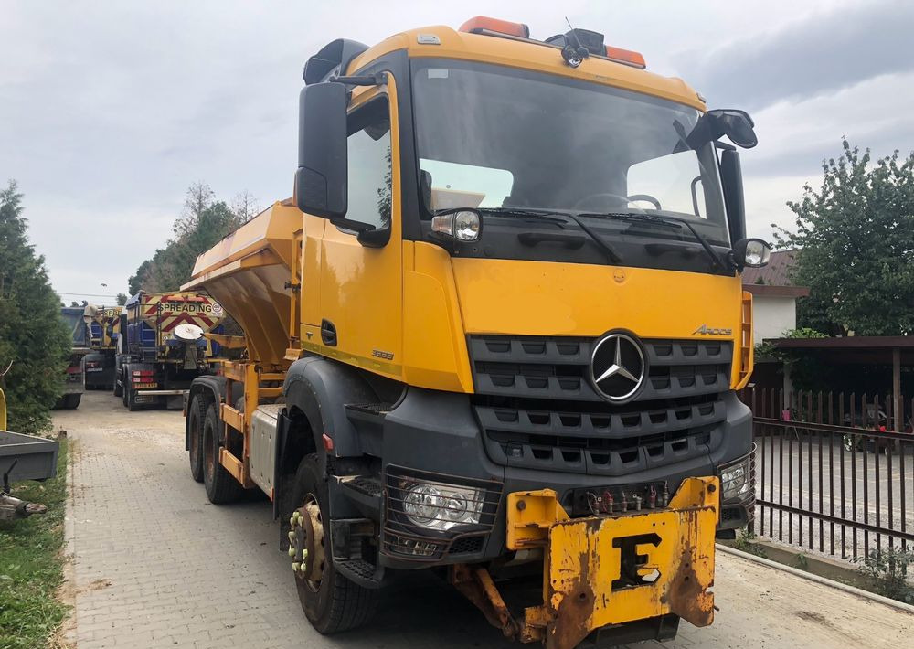 Mercedes-Benz Arocs 3333 6x6 piaskarka solarka econ pług schmidt - Vozilo za zimsko službo: slika 1 Mercedes-Benz Arocs 3333 6x6 piaskarka solarka econ pług schmidt - Vozilo za zimsko službo: slika 1
