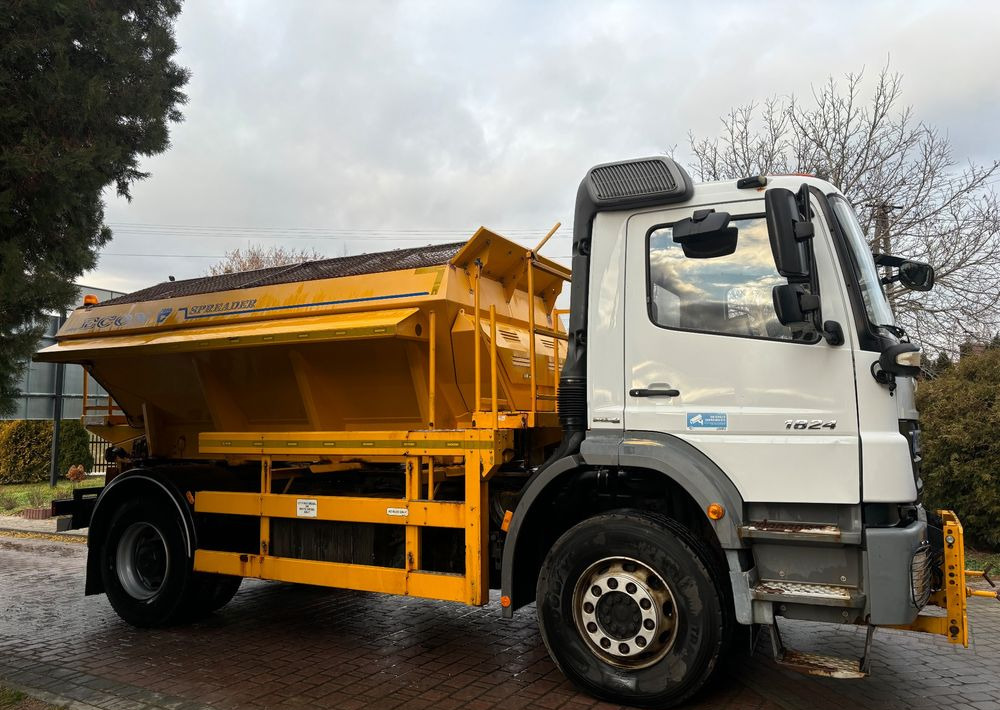 Mercedes-Benz Axor 4x2 piaskarka solarka econ schmidt 1824 e5 - Vozilo za zimsko službo: slika 4 Mercedes-Benz Axor 4x2 piaskarka solarka econ schmidt 1824 e5 - Vozilo za zimsko službo: slika 4