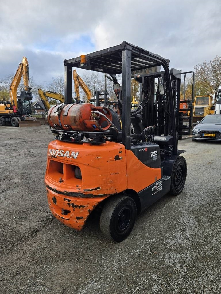 Doosan G 25 E-5 - Plinski viličar: slika 4 Doosan G 25 E-5 - Plinski viličar: slika 4