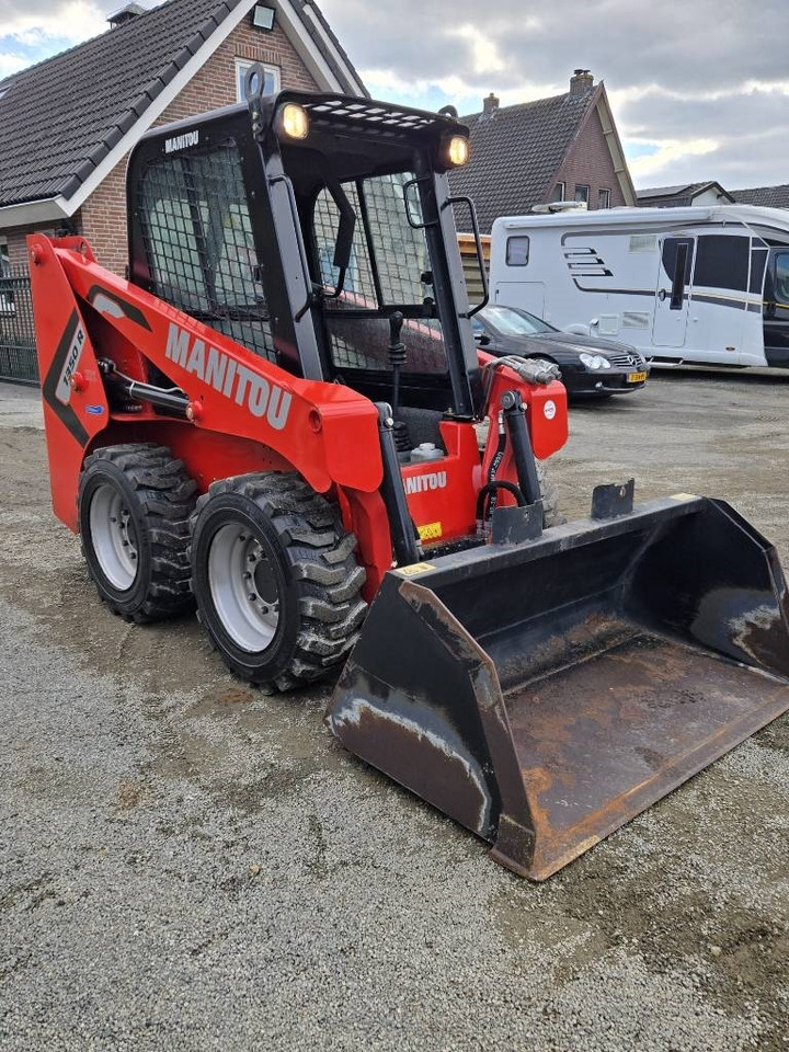Manitou 1350 R - Mini nakladalec: slika 5 Manitou 1350 R - Mini nakladalec: slika 5