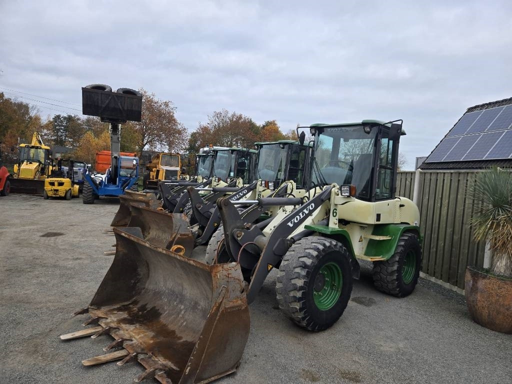 Volvo L 30 B - Kolesni nakladalec: slika 2 Volvo L 30 B - Kolesni nakladalec: slika 2