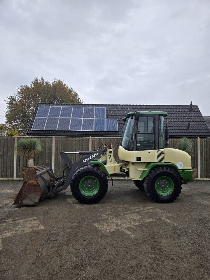 Volvo L 30 B - Kolesni nakladalec: slika 4 Volvo L 30 B - Kolesni nakladalec: slika 4