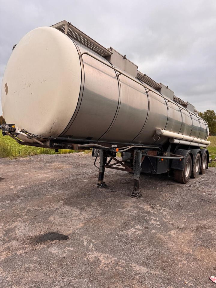 LAG - Polprikolica cisterna: slika 1 LAG - Polprikolica cisterna: slika 1