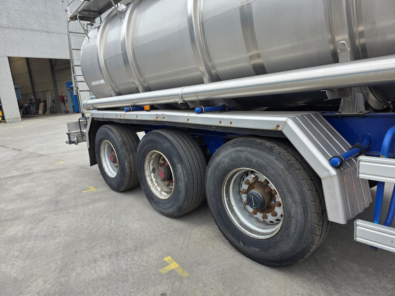 MAGYAR - Polprikolica cisterna: slika 3 MAGYAR - Polprikolica cisterna: slika 3