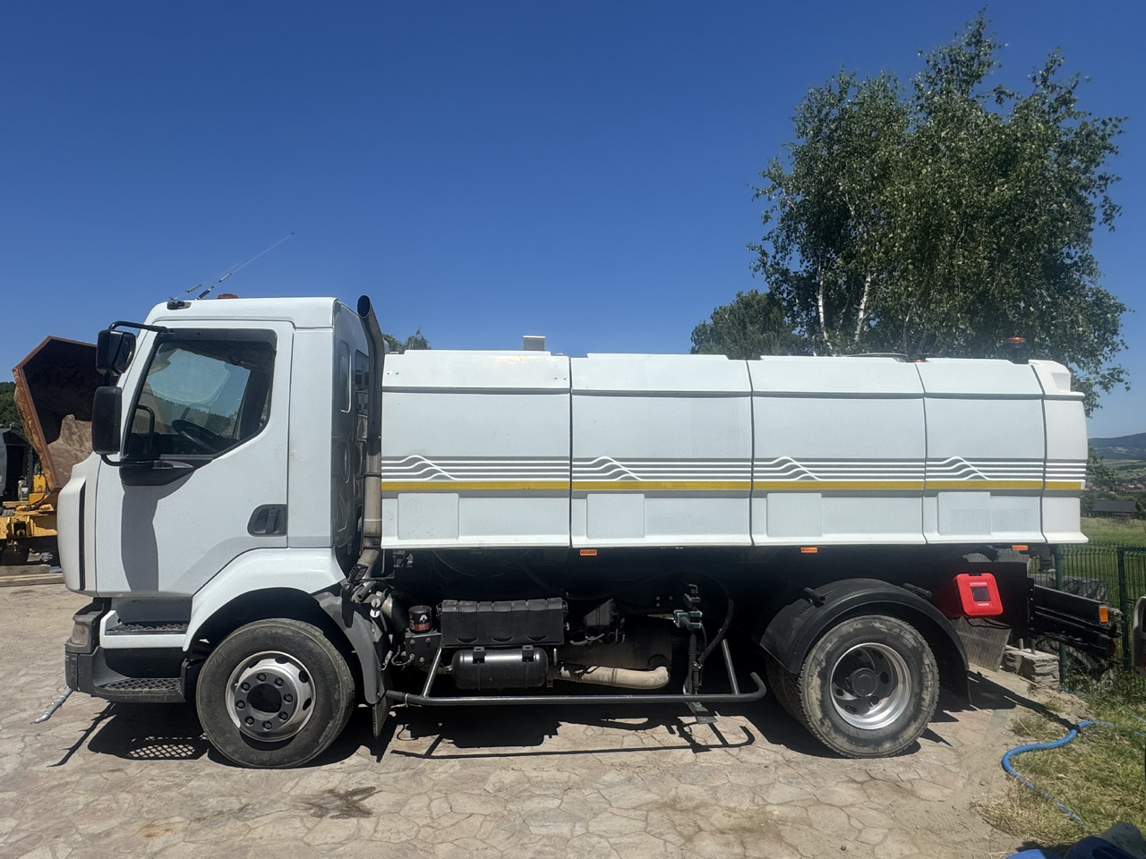 Renault Midlum water truck laveuse sprinkler - Vozilo za pometanje: slika 2 Renault Midlum water truck laveuse sprinkler - Vozilo za pometanje: slika 2