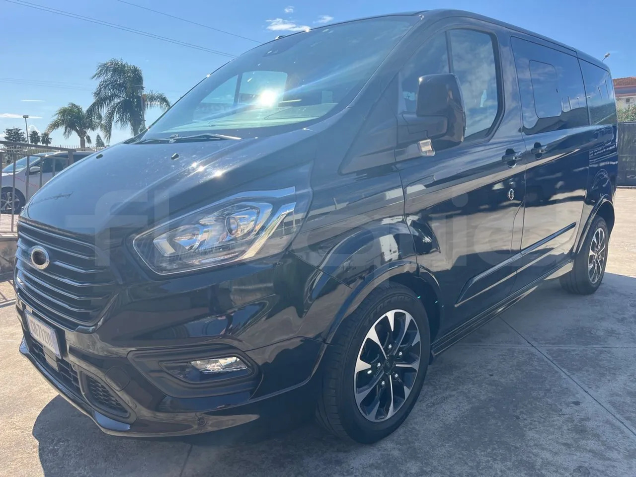 Ford Tourneo Custom - Minibus, Potniški kombi: slika 4 Ford Tourneo Custom - Minibus, Potniški kombi: slika 4