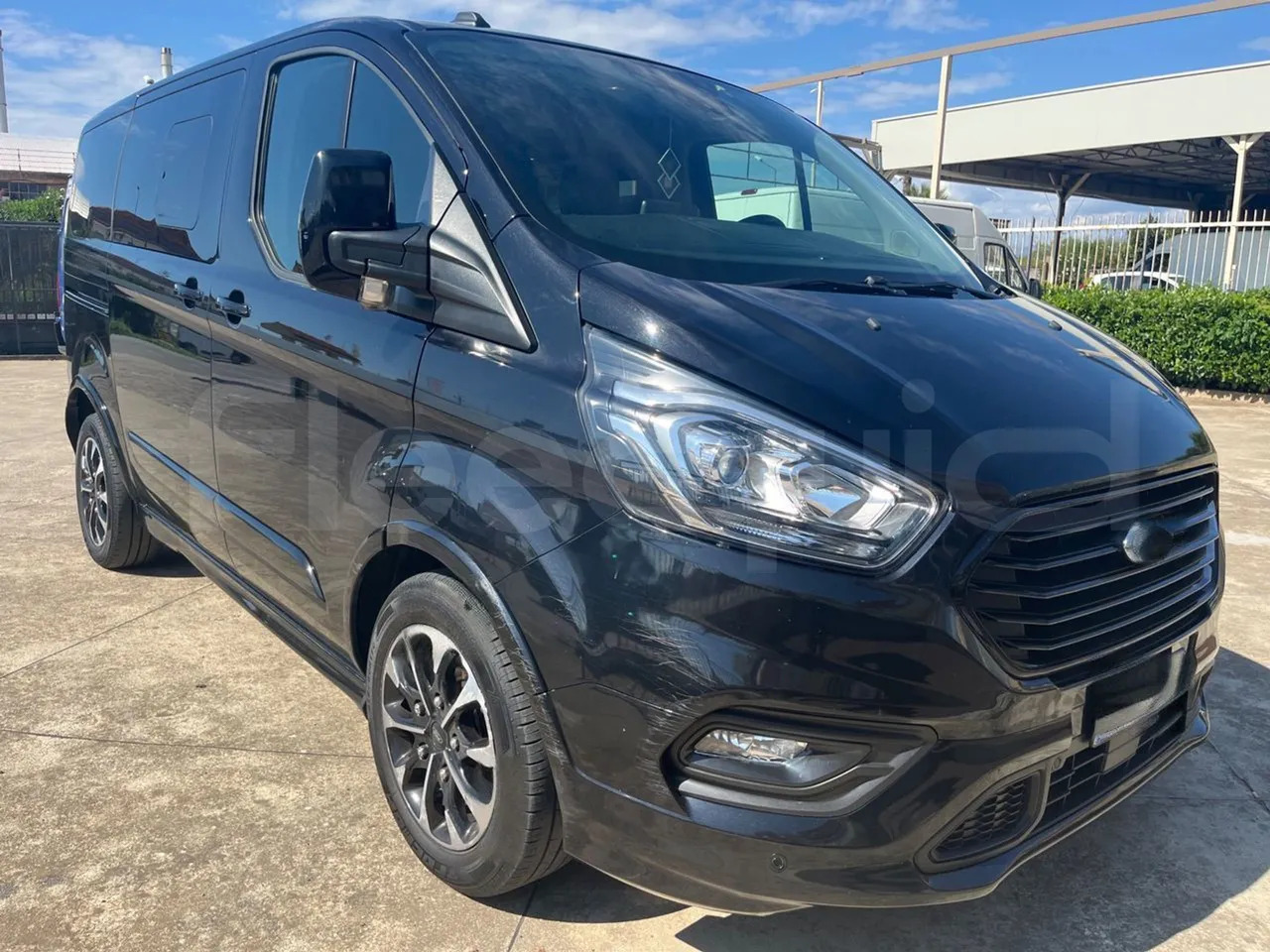 Ford Tourneo Custom - Minibus, Potniški kombi: slika 1 Ford Tourneo Custom - Minibus, Potniški kombi: slika 1