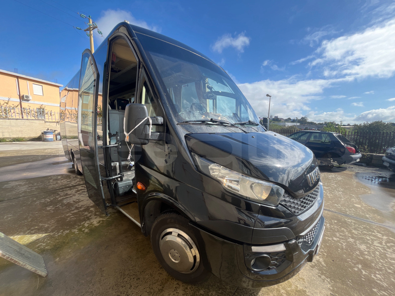 Iveco Daily - Potovalni avtobus: slika 1 Iveco Daily - Potovalni avtobus: slika 1