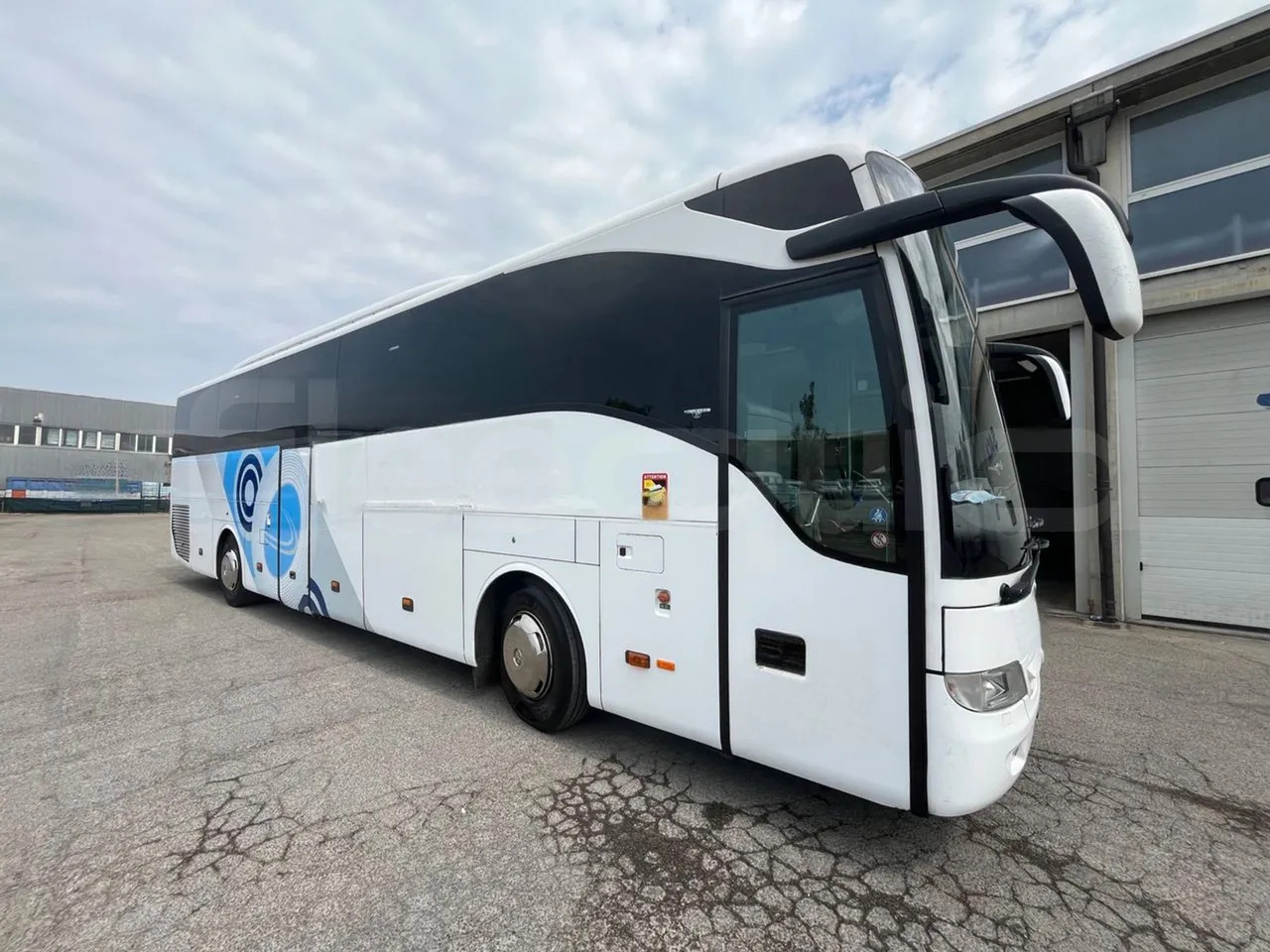 Mercedes-Benz Tourismo - Potovalni avtobus: slika 1 Mercedes-Benz Tourismo - Potovalni avtobus: slika 1