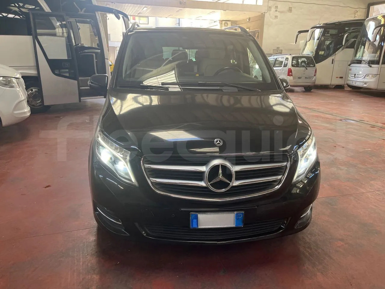Mercedes-Benz Viano - Minibus, Potniški kombi: slika 2 Mercedes-Benz Viano - Minibus, Potniški kombi: slika 2