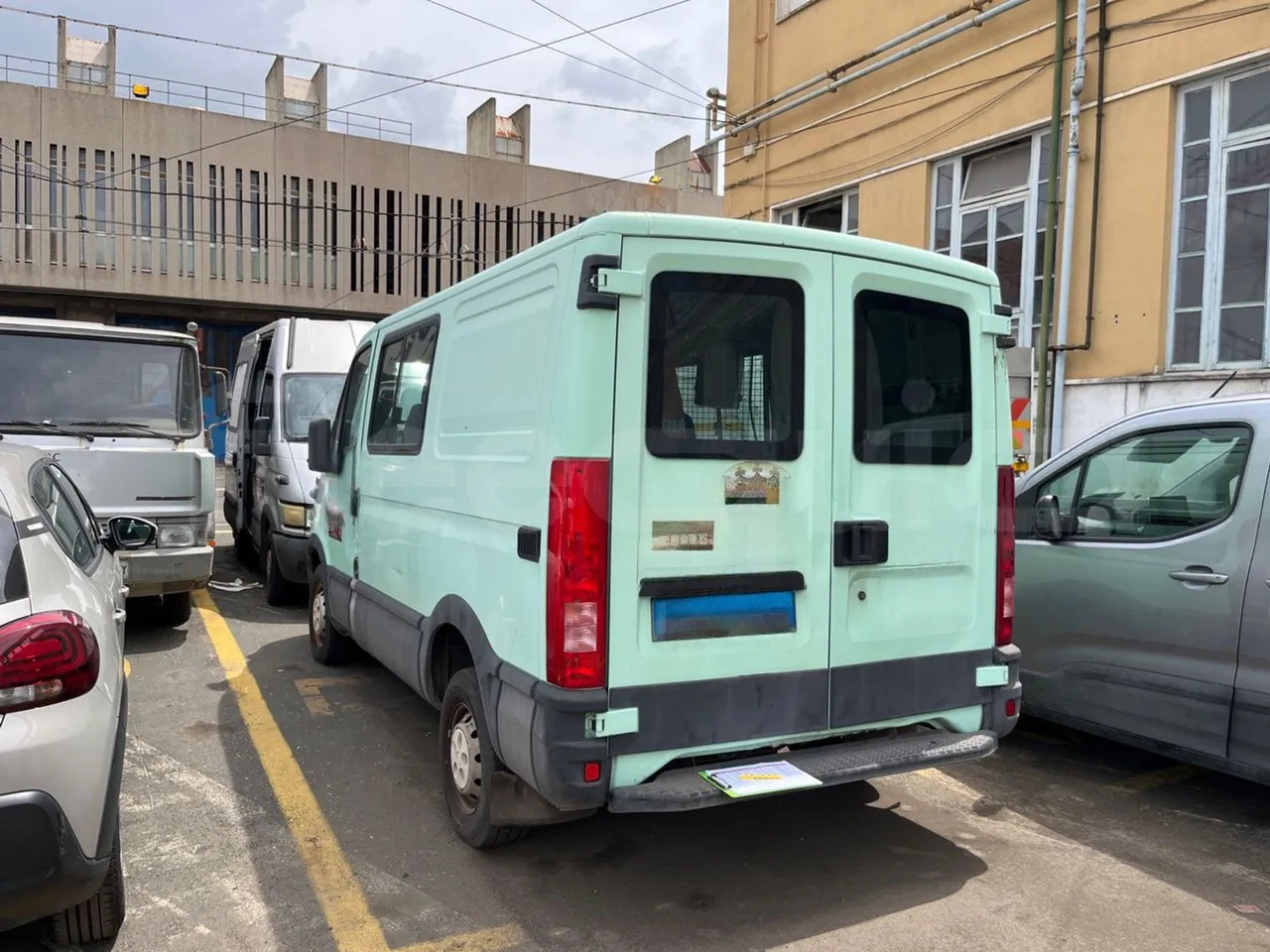 N.2Iveco Daily - Minibus, Potniški kombi: slika 4 N.2Iveco Daily - Minibus, Potniški kombi: slika 4