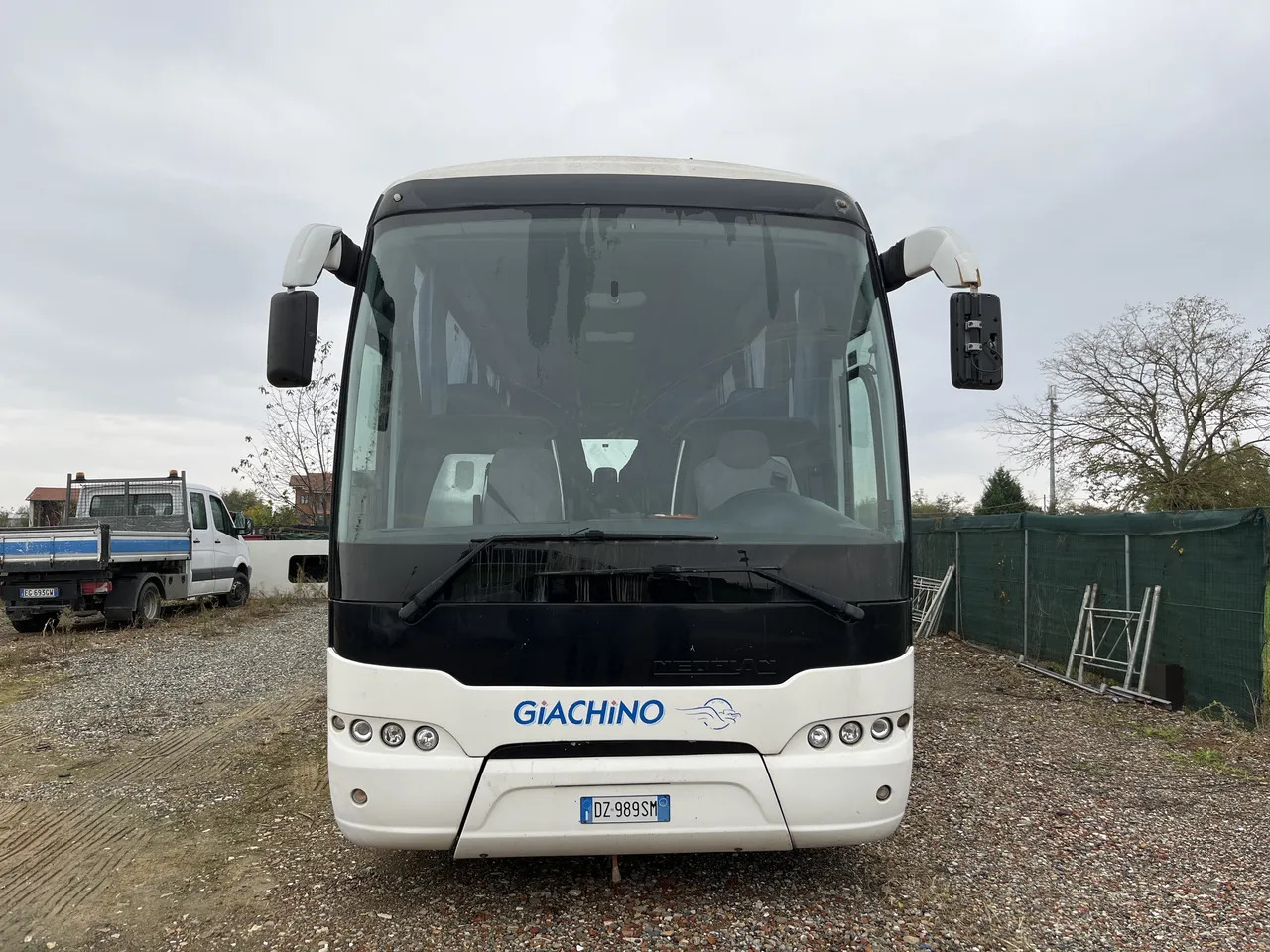 Neoplan P22 - Potovalni avtobus: slika 2 Neoplan P22 - Potovalni avtobus: slika 2