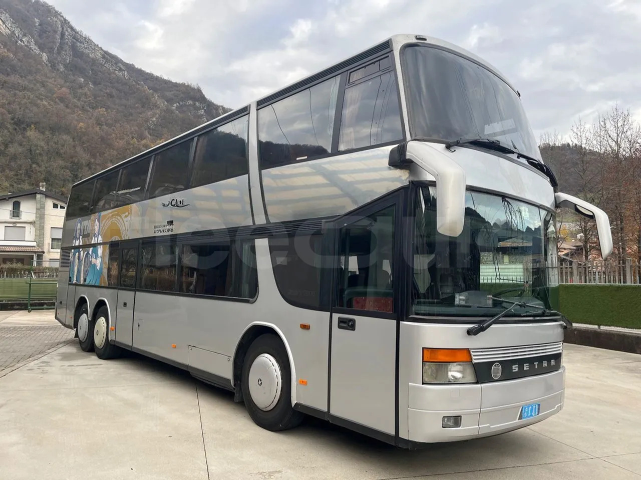 Setra S328 - Potovalni avtobus: slika 1 Setra S328 - Potovalni avtobus: slika 1