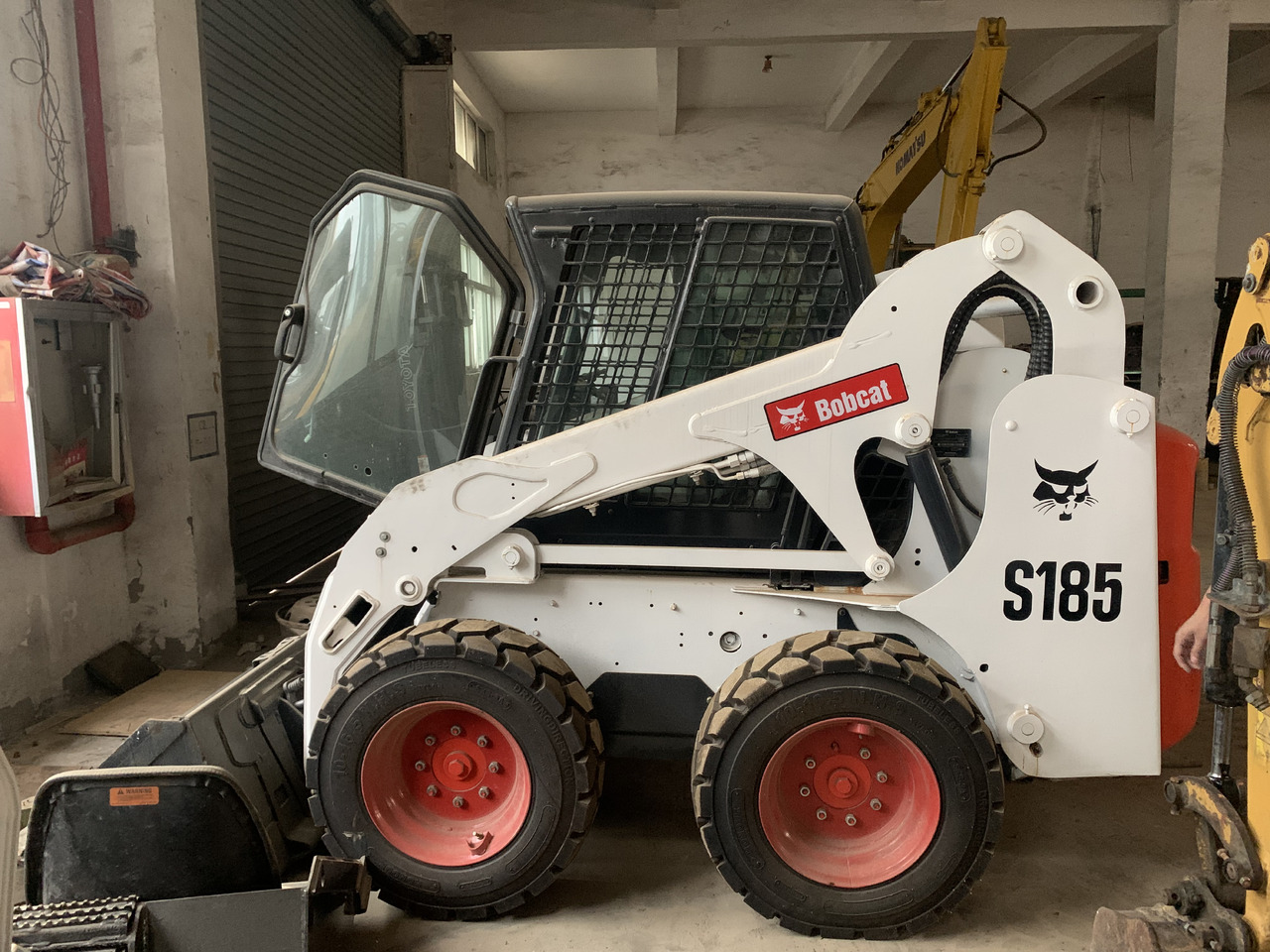 BOBCAT S185 - Mini nakladalec: slika 1 BOBCAT S185 - Mini nakladalec: slika 1