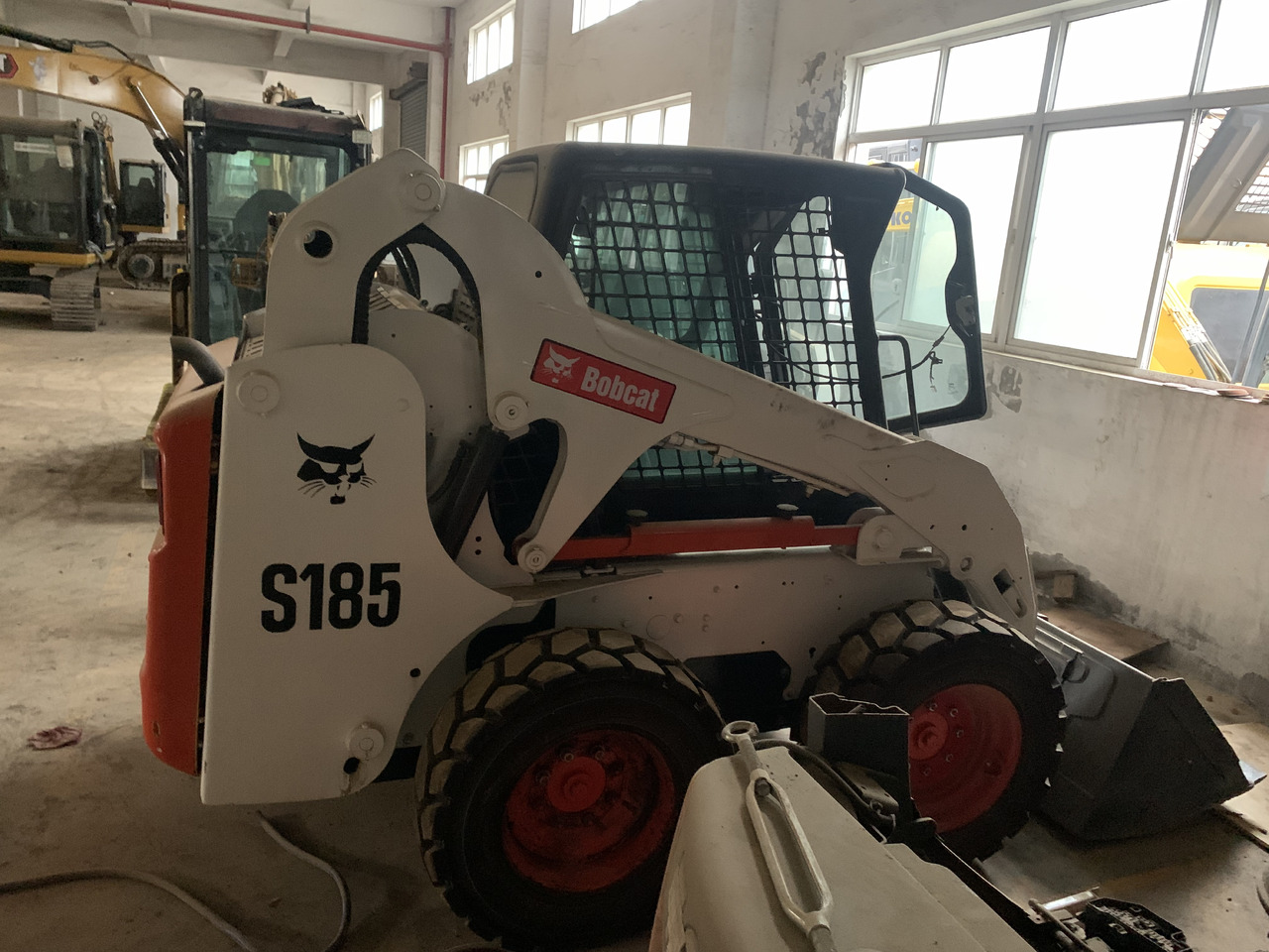 BOBCAT S185 - Mini nakladalec: slika 5 BOBCAT S185 - Mini nakladalec: slika 5