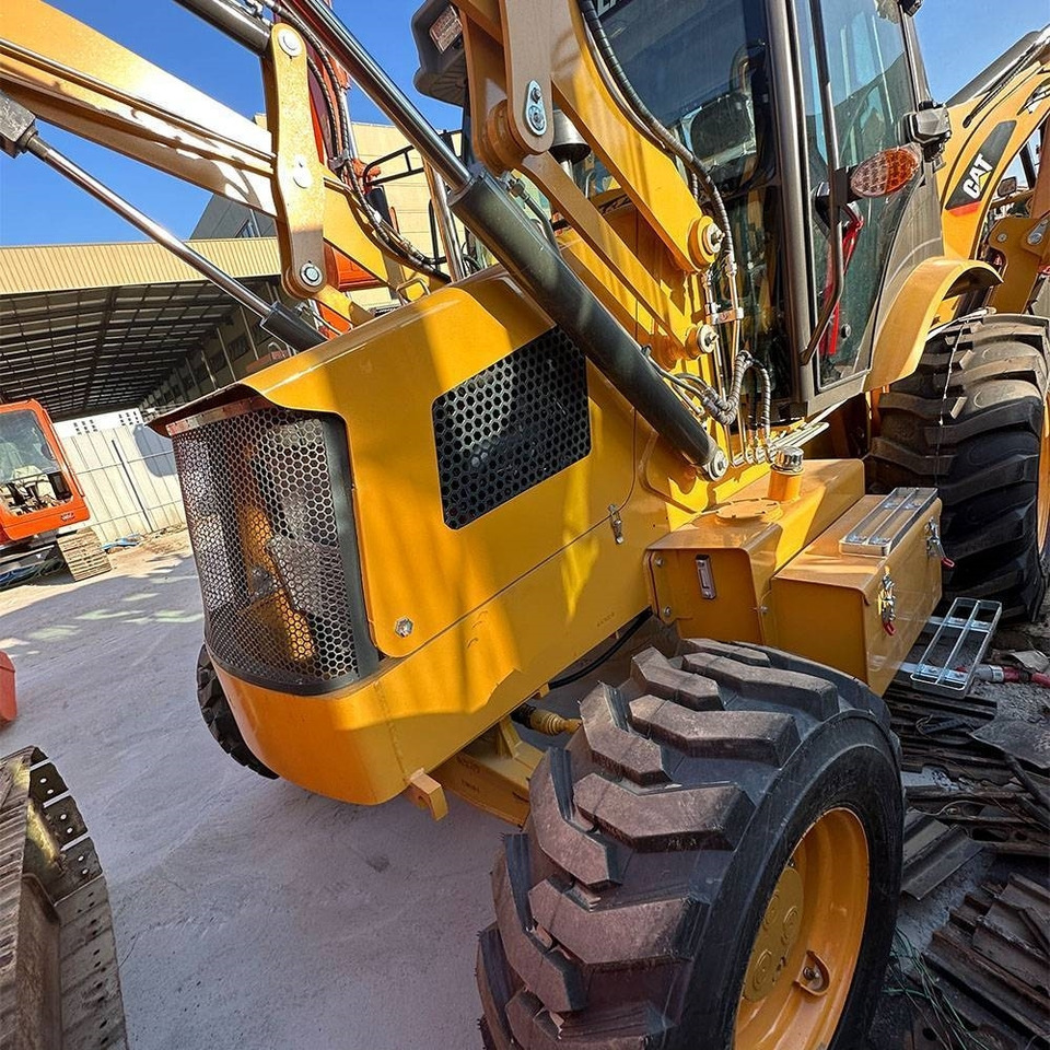 CAT 420 F - Bager nakladalec: slika 4 CAT 420 F - Bager nakladalec: slika 4
