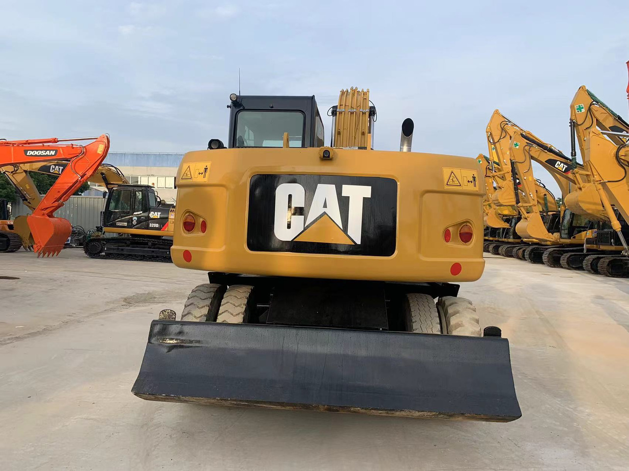 CATERPILLAR 315D - Bager na kolesih: slika 4 CATERPILLAR 315D - Bager na kolesih: slika 4