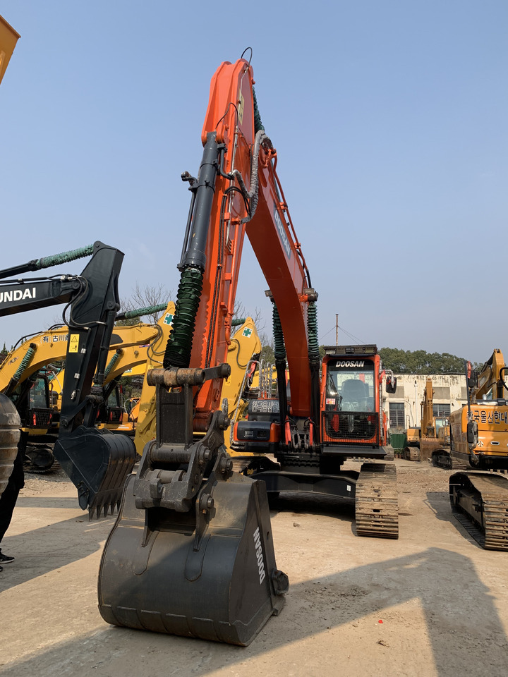 DOOSAN DX300LC-9C - Bager na kolesih: slika 2 DOOSAN DX300LC-9C - Bager na kolesih: slika 2