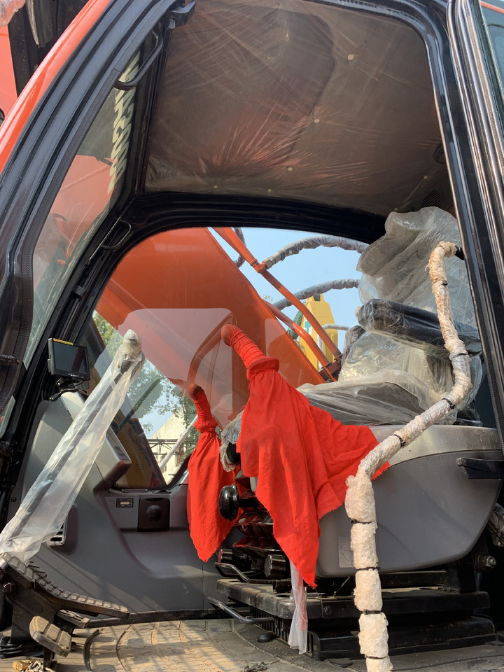 Bager na kolesih DOOSAN DX300LC-9C: slika 8