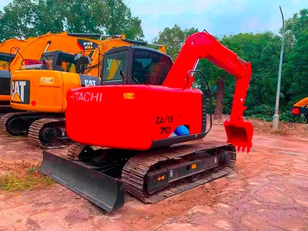 Hitachi Zaxis 70 - Bager goseničar: slika 1 Hitachi Zaxis 70 - Bager goseničar: slika 1