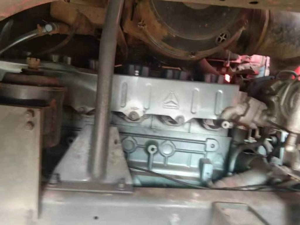 Howo 6X4 - Tovornjak prekucnik: slika 5 Howo 6X4 - Tovornjak prekucnik: slika 5
