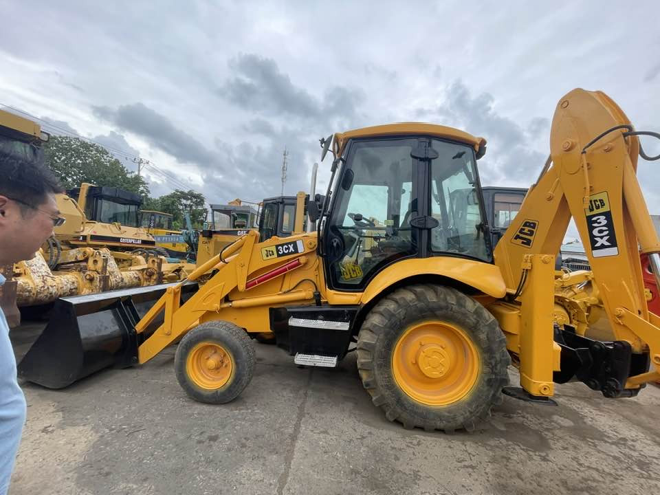 JCB 3CX - Bager nakladalec: slika 1 JCB 3CX - Bager nakladalec: slika 1