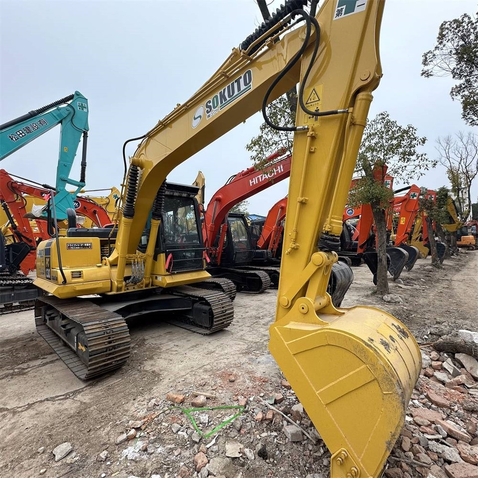 Komatsu PC 130-7 - Bager goseničar: slika 1 Komatsu PC 130-7 - Bager goseničar: slika 1