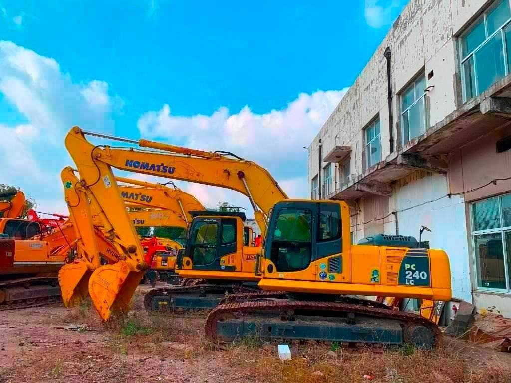Komatsu PC 240 - Bager goseničar: slika 2 Komatsu PC 240 - Bager goseničar: slika 2