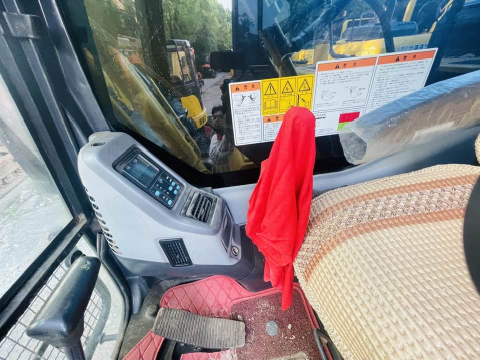 Komatsu PC130-8 - Mini bager: slika 4 Komatsu PC130-8 - Mini bager: slika 4