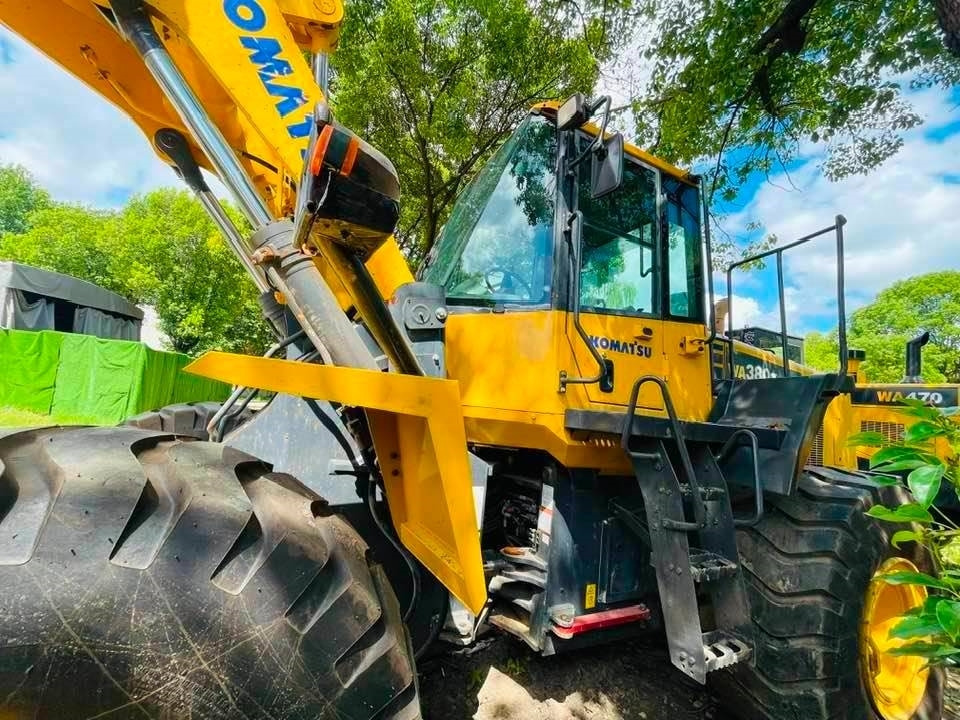 Komatsu WA380-6 - Kolesni nakladalec: slika 1 Komatsu WA380-6 - Kolesni nakladalec: slika 1