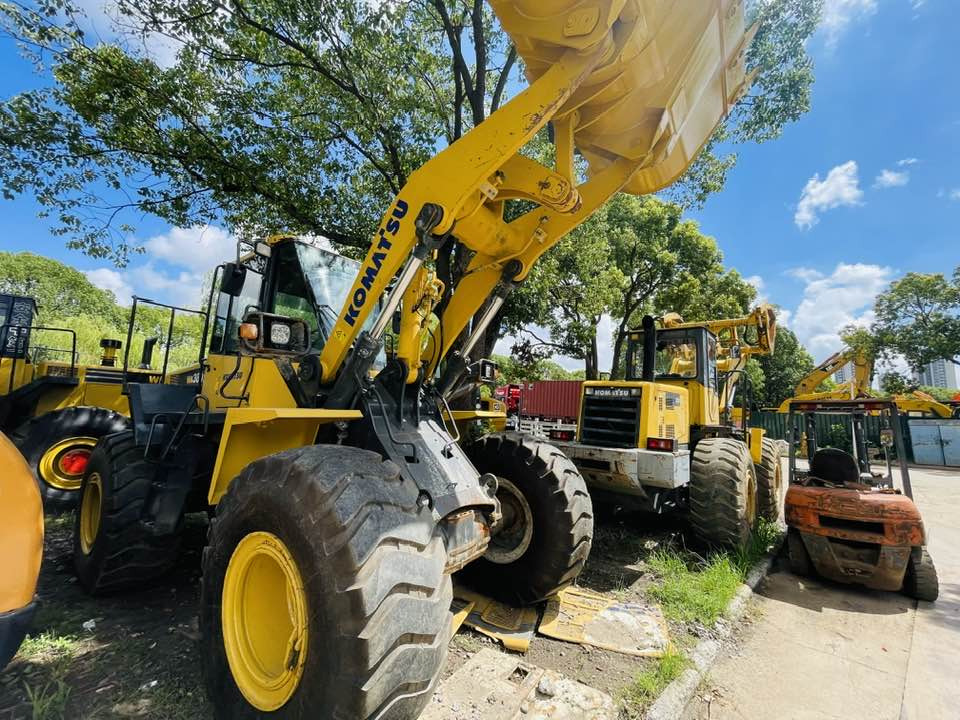 Komatsu WA380-8 - Kolesni nakladalec: slika 1 Komatsu WA380-8 - Kolesni nakladalec: slika 1