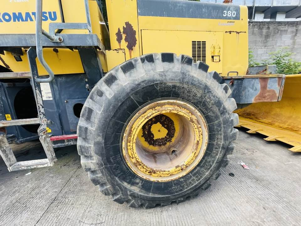 Komatsu WA380 - Kolesni nakladalec: slika 5 Komatsu WA380 - Kolesni nakladalec: slika 5