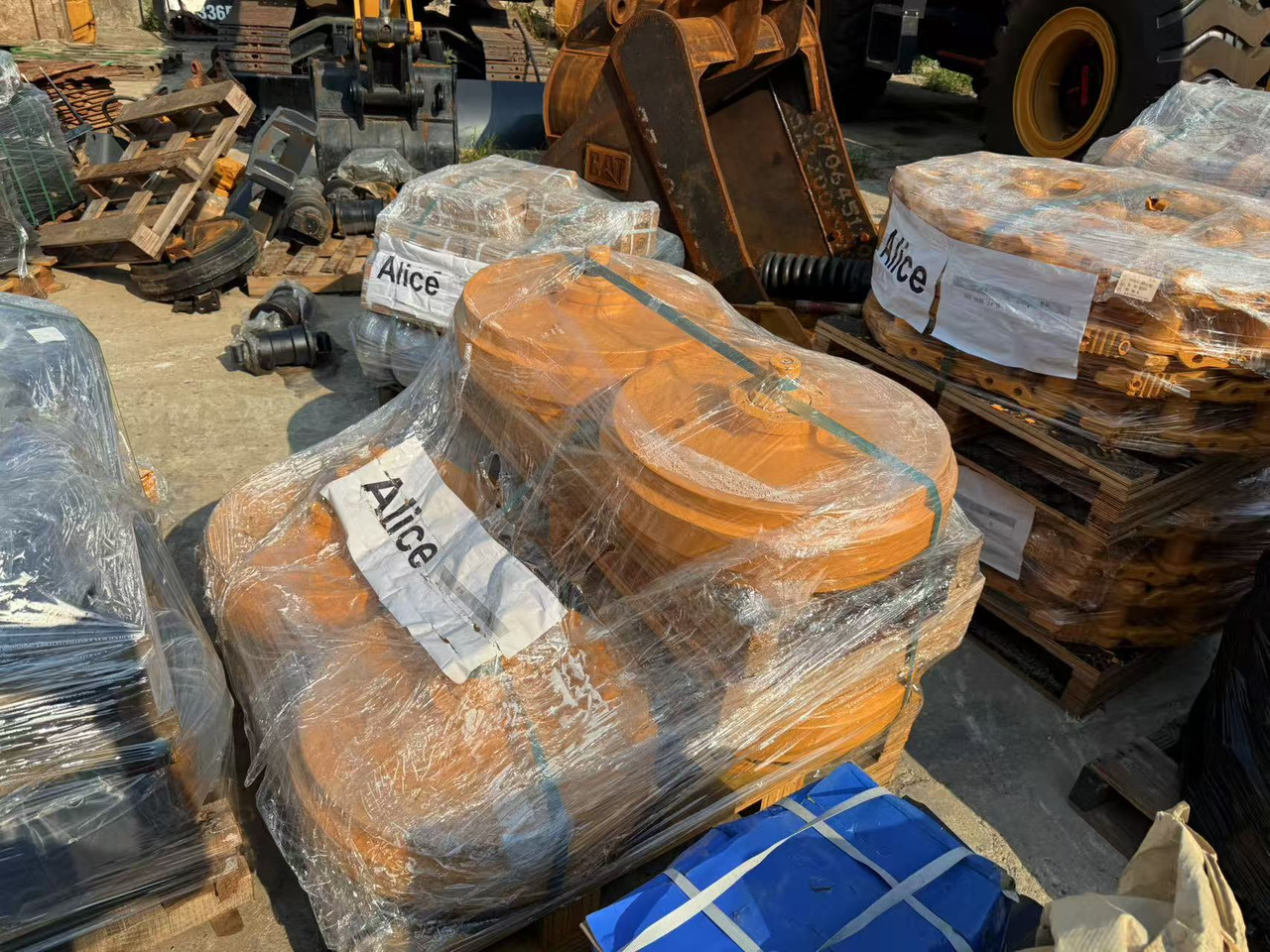 All brand spare parts new and old - Rezervni deli: slika 5 All brand spare parts new and old - Rezervni deli: slika 5