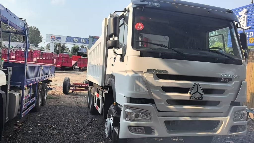 Sinotruk 371 - Tovornjak prekucnik: slika 3 Sinotruk 371 - Tovornjak prekucnik: slika 3