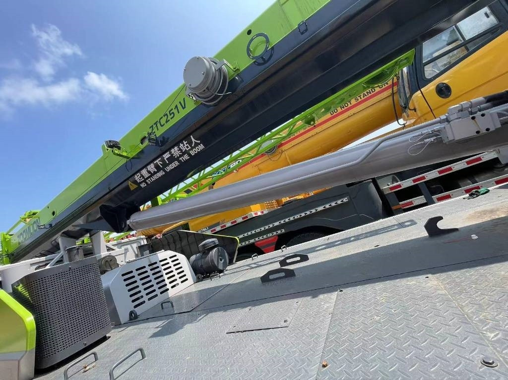 Zoomlion ZCT251V - Avtodvigalo za vse namene: slika 5 Zoomlion ZCT251V - Avtodvigalo za vse namene: slika 5